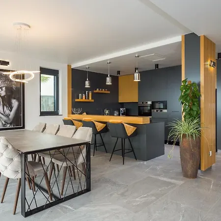 Villa Titanium